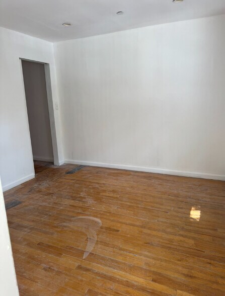 More Photos Of 14201 37th Ave, Flushing Medical For Lease