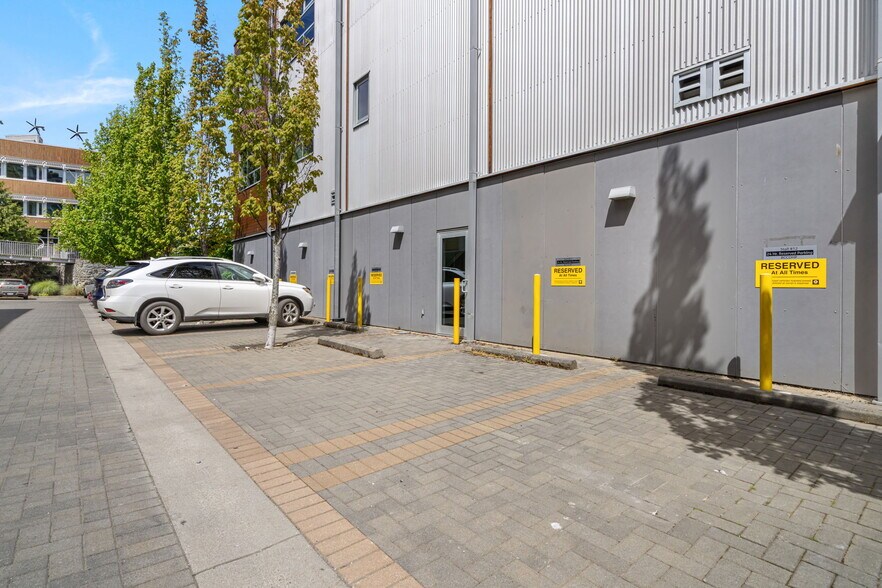 More Photos Of 388 Harbour Rd, Victoria Storefront Retail Office For Sale