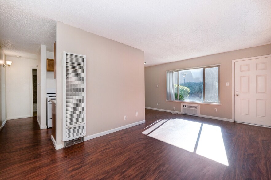 More Photos Of 10501 Croetto Way, Rancho Cordova Apartments For Sale