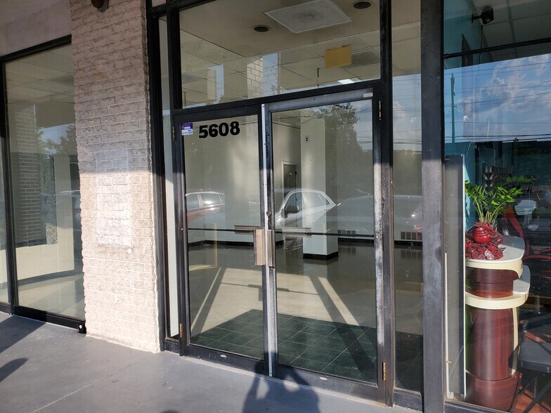 More Photos Of 5612 Saint Barnabas Rd, Oxon Hill Office For Sale