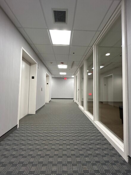 More Photos Of 4801 Southwick Dr, Matteson Medical For Lease