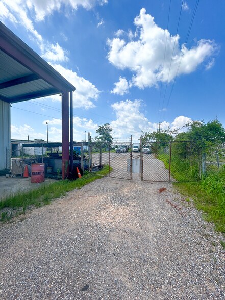 More Photos Of 5420 Hamilton Blvd, Theodore Auto Repair For Sale