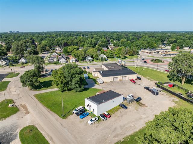 More Photos Of 1006 Velp Ave, Green Bay Freestanding For Sale