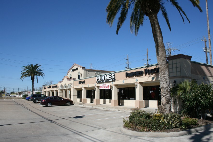 More Photos Of 6713 Broadway, Pearland Freestanding For Lease