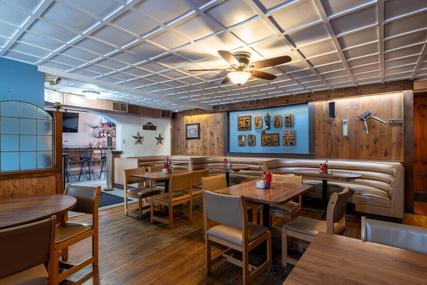 More Photos Of 125 Main St, Hickory Restaurant For Sale