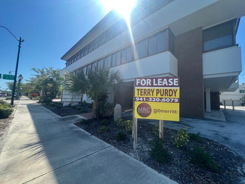 More Photos Of 420 Tamiami Trl S, Venice Medical For Sale