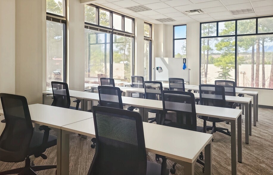 More Photos Of 1120 W University Ave, Flagstaff Coworking Space