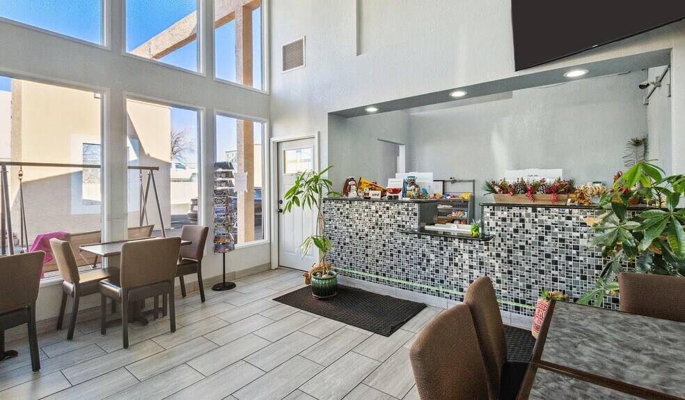 More Photos Of 754 Horizon Dr, Grand Junction Hotel For Sale