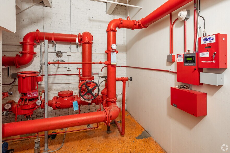 More Photos Of 415 W Huron St, Chicago Loft Creative Space For Sale