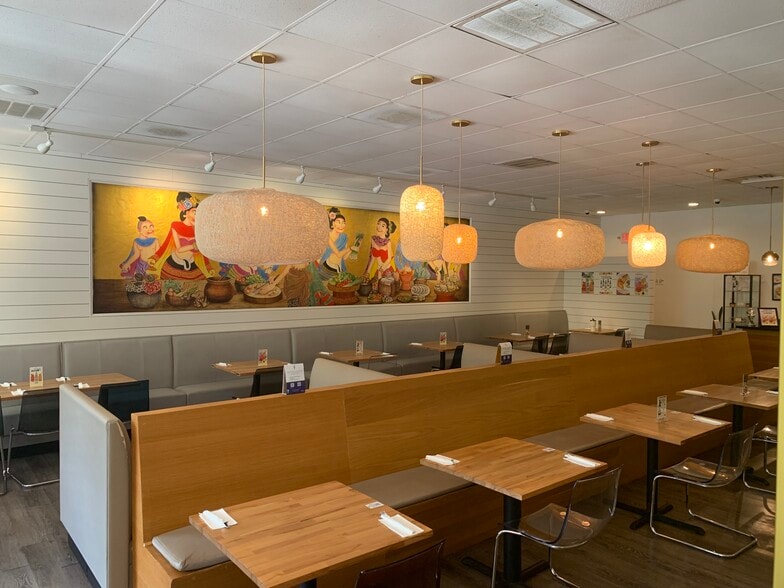 More Photos Of 10001 Westheimer Rd, Houston General Retail For Lease