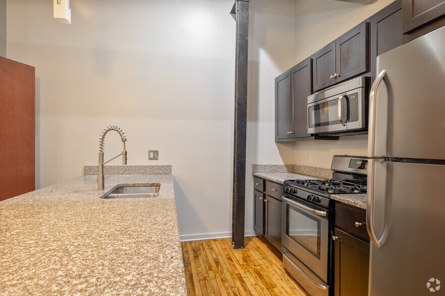 More Photos Of 21 W North St, Akron Apartments For Lease