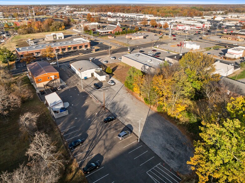 More Photos Of 1301 Chestnut St, Murray Flex For Sale