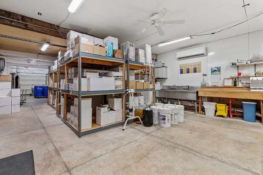 More Photos Of 877 State Fair Blvd, Solvay Storefront For Sale