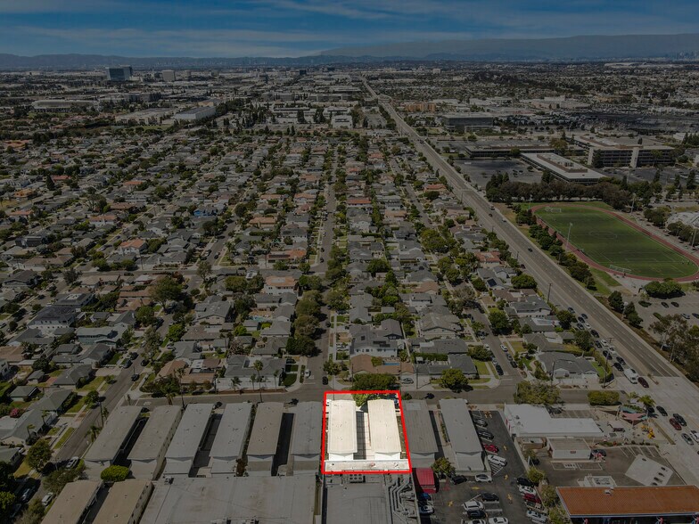More Photos Of 1826-1828 12th St, Manhattan Beach Apartments For Sale