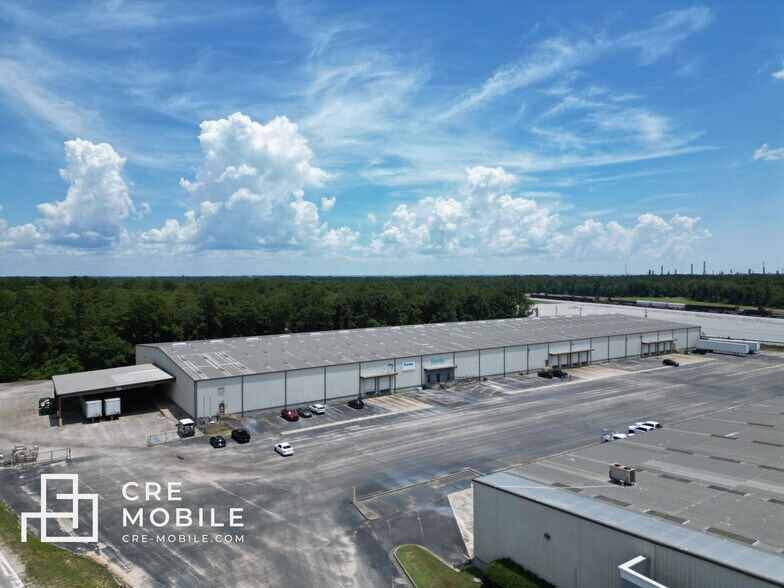 More Photos Of 252 Jacintoport Blvd, Saraland Warehouse For Lease