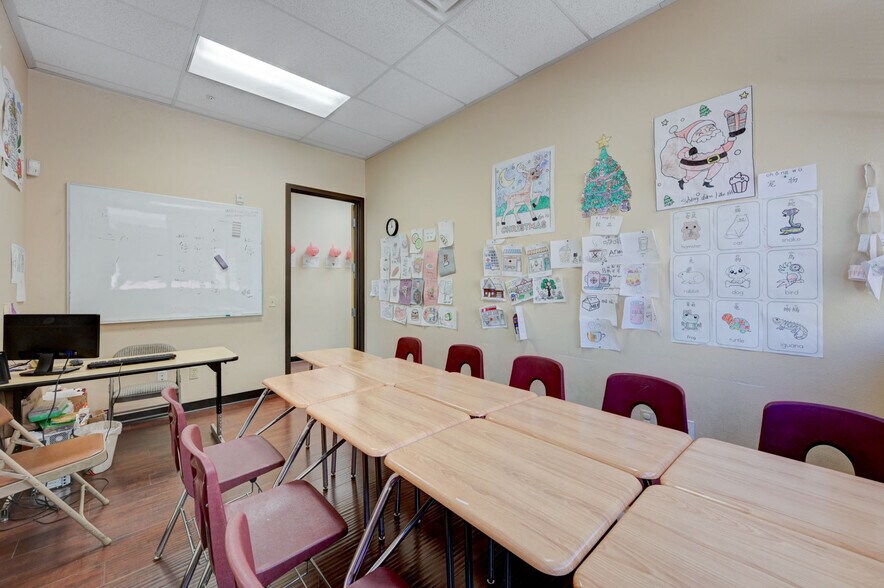 More Photos Of 6284 Spring Mountain Rd, Las Vegas Office For Sale