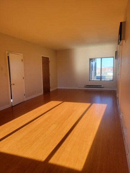 More Photos Of 5263 Claremont Ave, Oakland Loft Creative Space For Sale