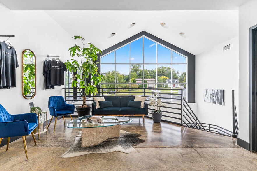 More Photos Of 335 Morganza Rd, Canonsburg Freestanding For Lease