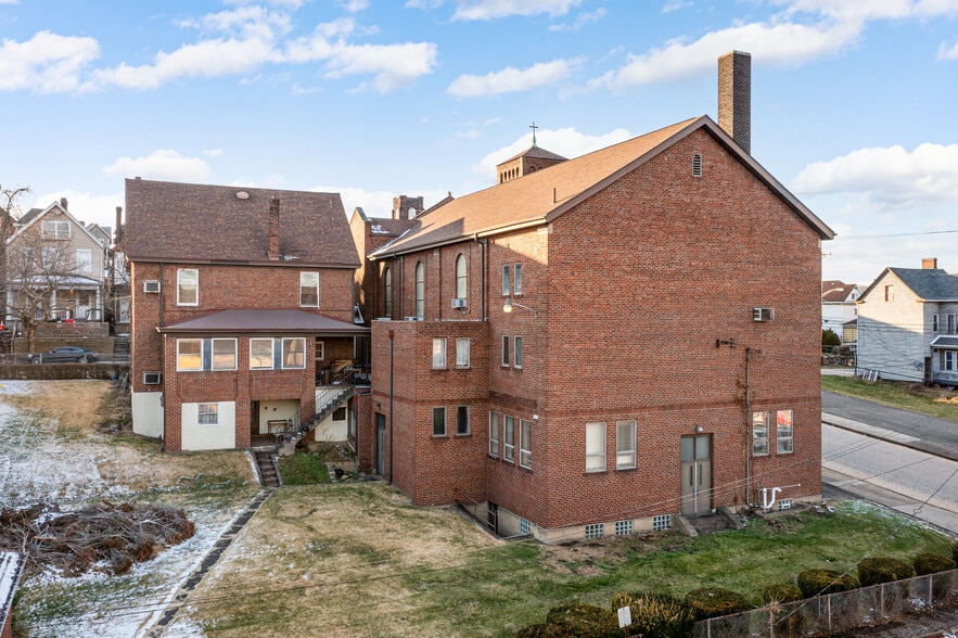 More Photos Of 105 S 5th St, Duquesne Specialty For Sale