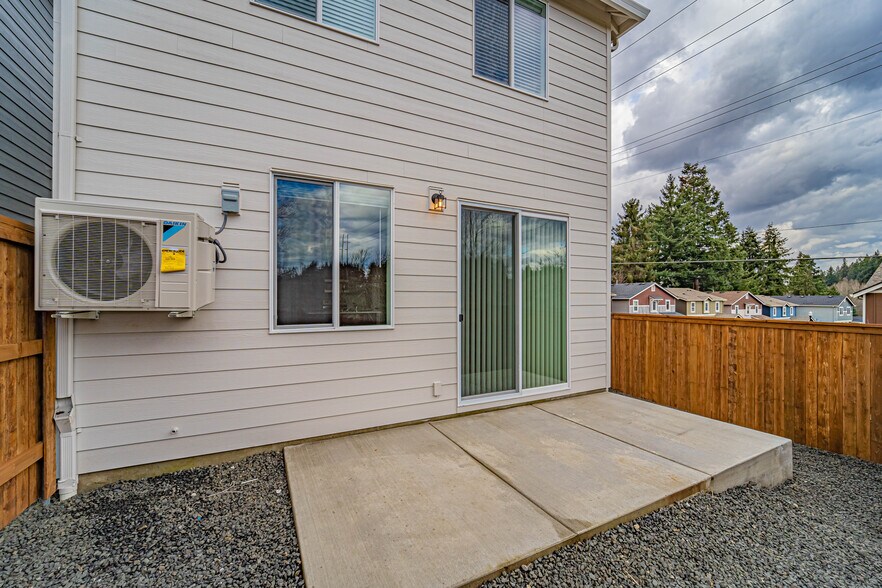 More Photos Of 4943 NE 2nd Ct, Vancouver Multifamily For Sale