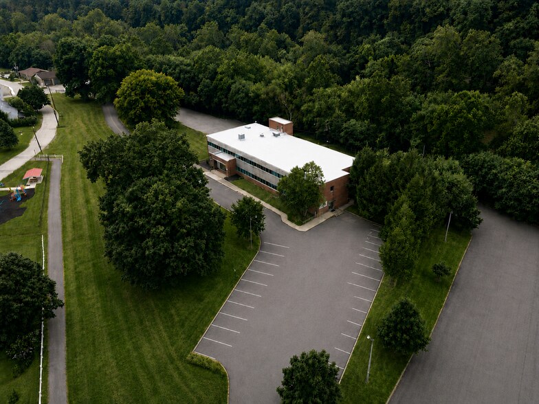 More Photos Of 1 Kiski Ave, Leechburg Office For Sale