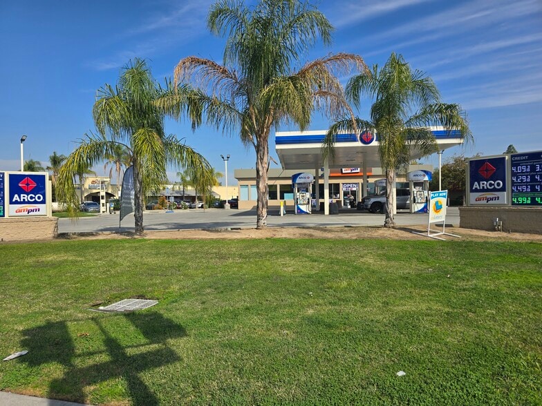 More Photos Of 1020 E Shaw Ave, Fresno Service Station For Sale