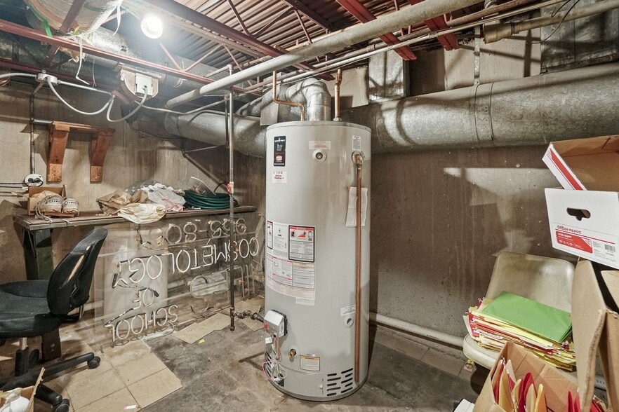 More Photos Of 8057 N Milwaukee Ave, Niles General Retail For Sale