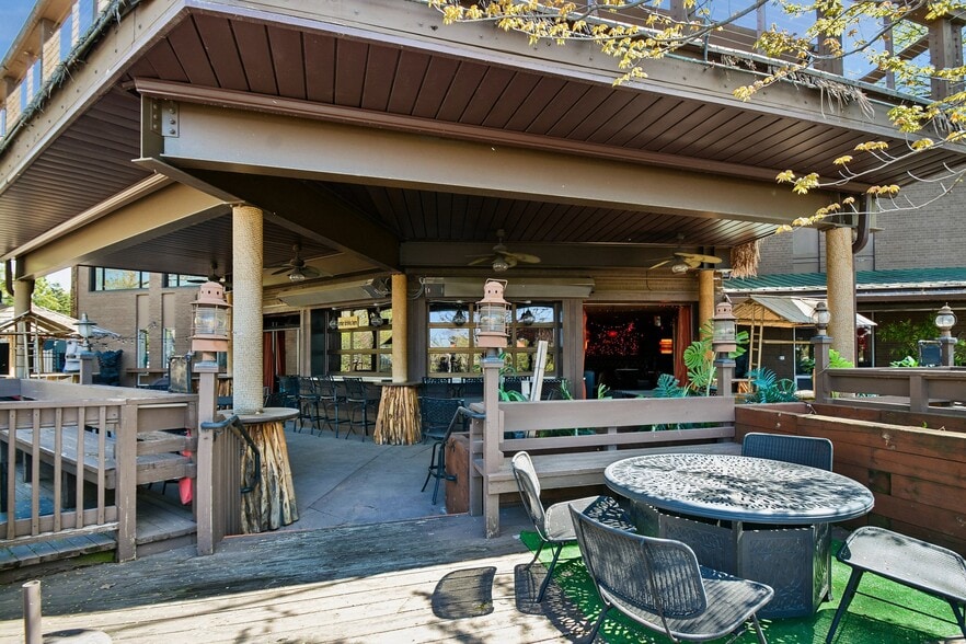 More Photos Of 1900 & 1924 Marshall St NE, Minneapolis Restaurant For Lease
