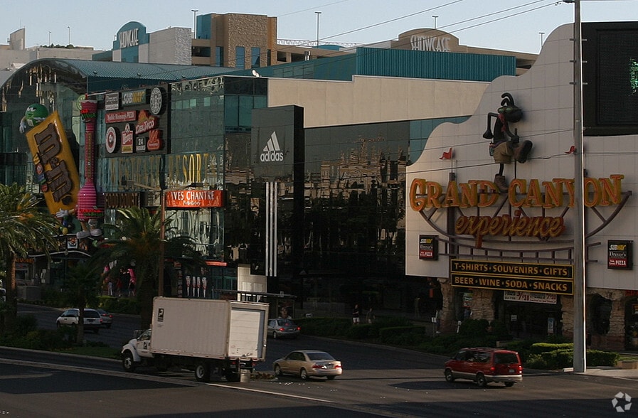More Photos Of 3785 S Las Vegas Blvd, Las Vegas General Retail For Lease