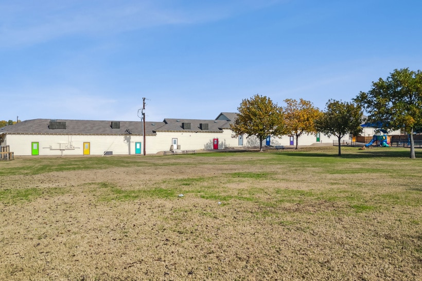 More Photos Of 1751 N Walnut Creek Dr, Mansfield Schools For Sale