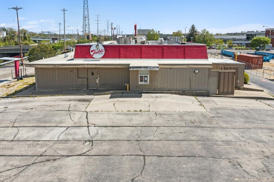 More Photos Of 4765 Montgomery Rd, Cincinnati Restaurant For Sale