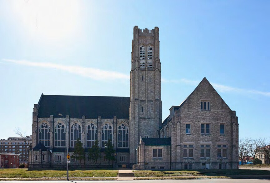 More Photos Of 5300 Delmar Blvd, Saint Louis Specialty For Sale