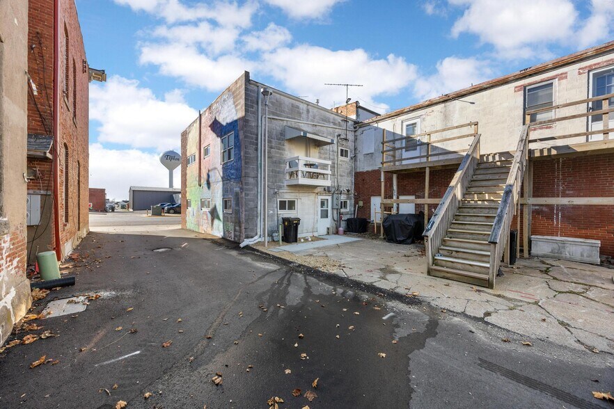 More Photos Of 116 W 5th St, Tipton Research And Development For Sale