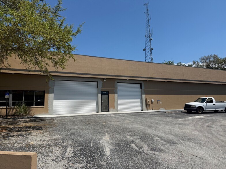 Primary Photo Of 1091 Progress Ct, Palm Harbor Warehouse For Lease