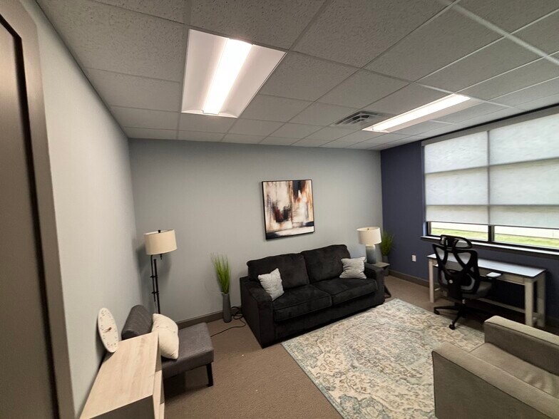 More Photos Of 8118 Fry Rd, Cypress Unknown For Lease