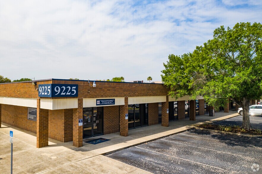 More Photos Of 9280 Bay Plaza Blvd, Tampa Unknown For Lease