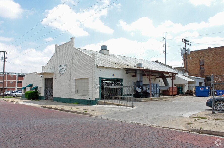 More Photos Of 204 E Daggett Ave, Fort Worth Flex For Lease