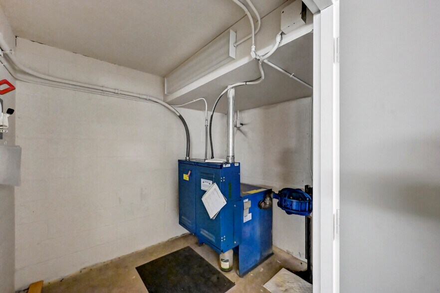 More Photos Of 301 Delaware Ave, Olyphant Office For Sale
