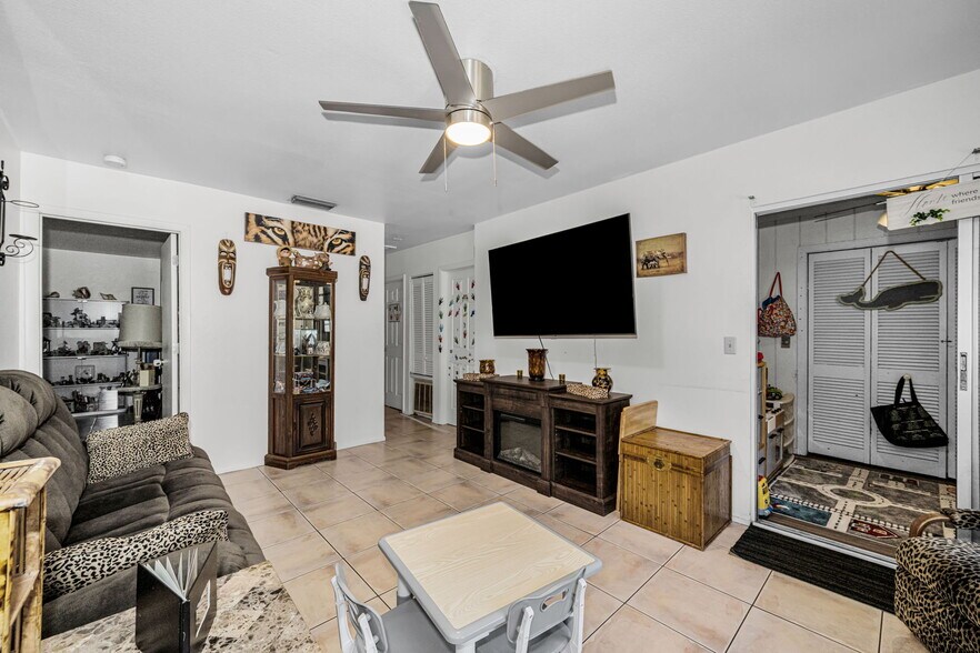 More Photos Of 1231 Illinois Ave, Palm Harbor Apartments For Sale