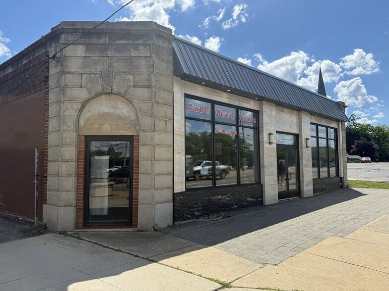 Primary Photo Of 4418 Mayfield Rd, Cleveland Freestanding For Sale
