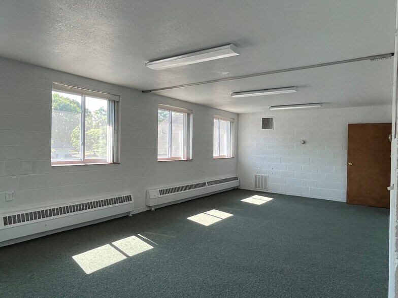 More Photos Of 1717 E Sugnet Rd, Midland Religious Facility For Sale