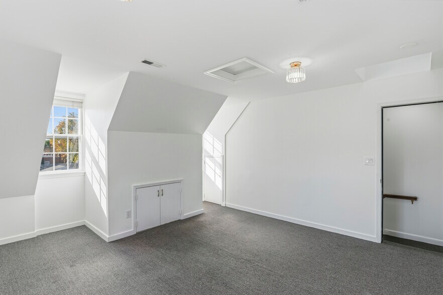 More Photos Of 801-809 Franklin St, Alexandria Loft Creative Space For Lease