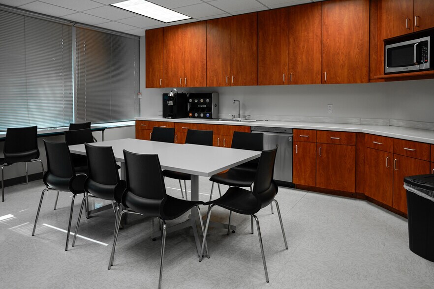 More Photos Of 507 N New York Ave, Winter Park Office For Lease