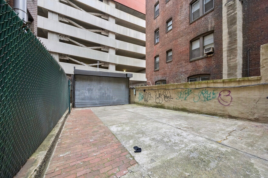 More Photos Of 1325 Spruce St, Philadelphia Hotel For Sale