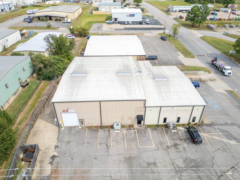 More Photos Of 2801 McKinley Ave, Fort Smith Warehouse For Lease