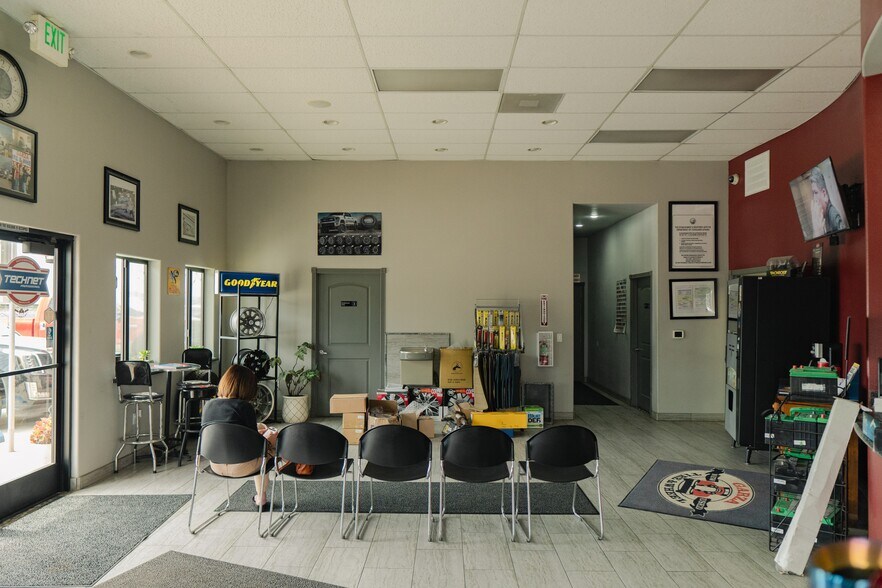 More Photos Of 6886 Santa Fe Dr, Winton Auto Repair For Sale