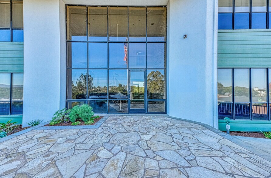 More Photos Of 120 Del Rey Gardens Dr, Del Rey Oaks Office For Sale