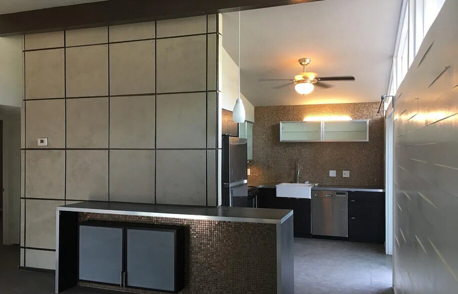 More Photos Of 2727 E Montecito Ave, Phoenix Multifamily For Sale