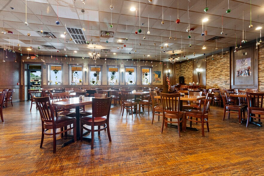 More Photos Of 5249 Davis Blvd, North Richland Hills Restaurant For Sale