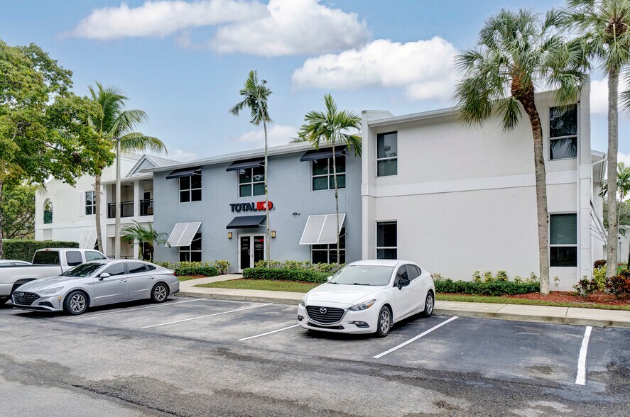 More Photos Of 1380 N University Dr, Plantation Medical For Sale